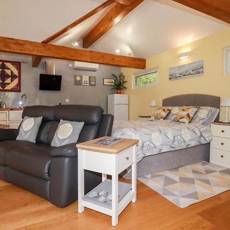 Brambleside Lodge ترورو المظهر الخارجي الصورة